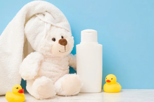 Bahan yang Perlu Dihindari dalam Sabun dan Sampo Bayi